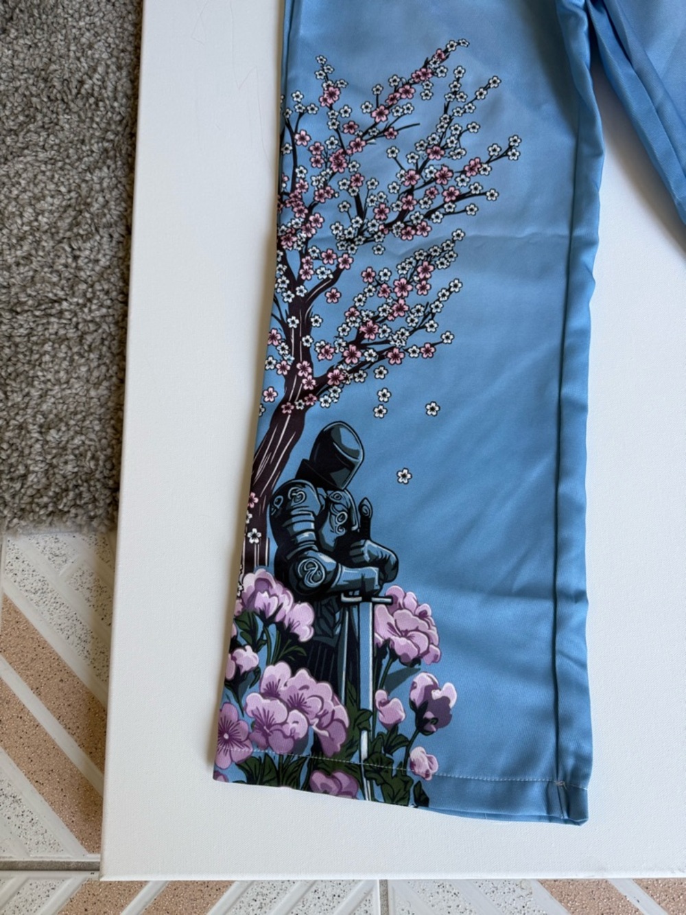 SHEIN Blue Wide-Leg Pants with Floral & Knight Print - Picture 3 of 8